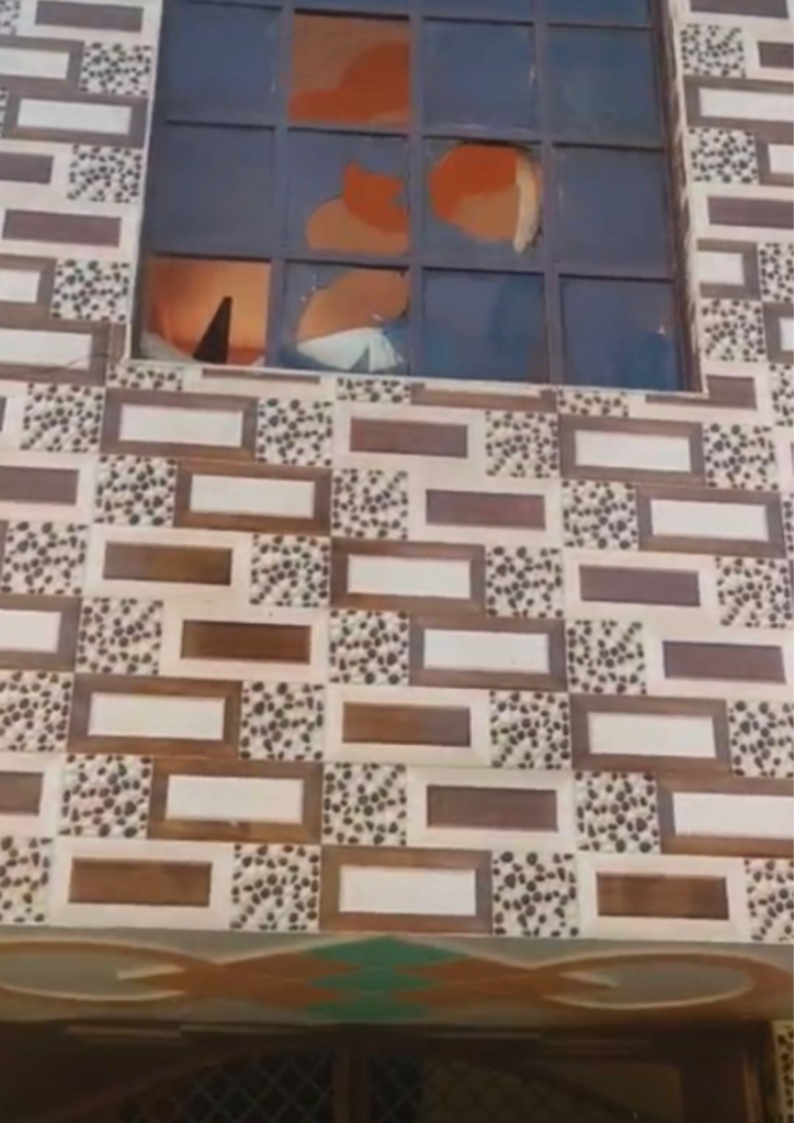 Stone pelting incident at house in Modinagar Manavatapuri colony
Modinagar stone pelting