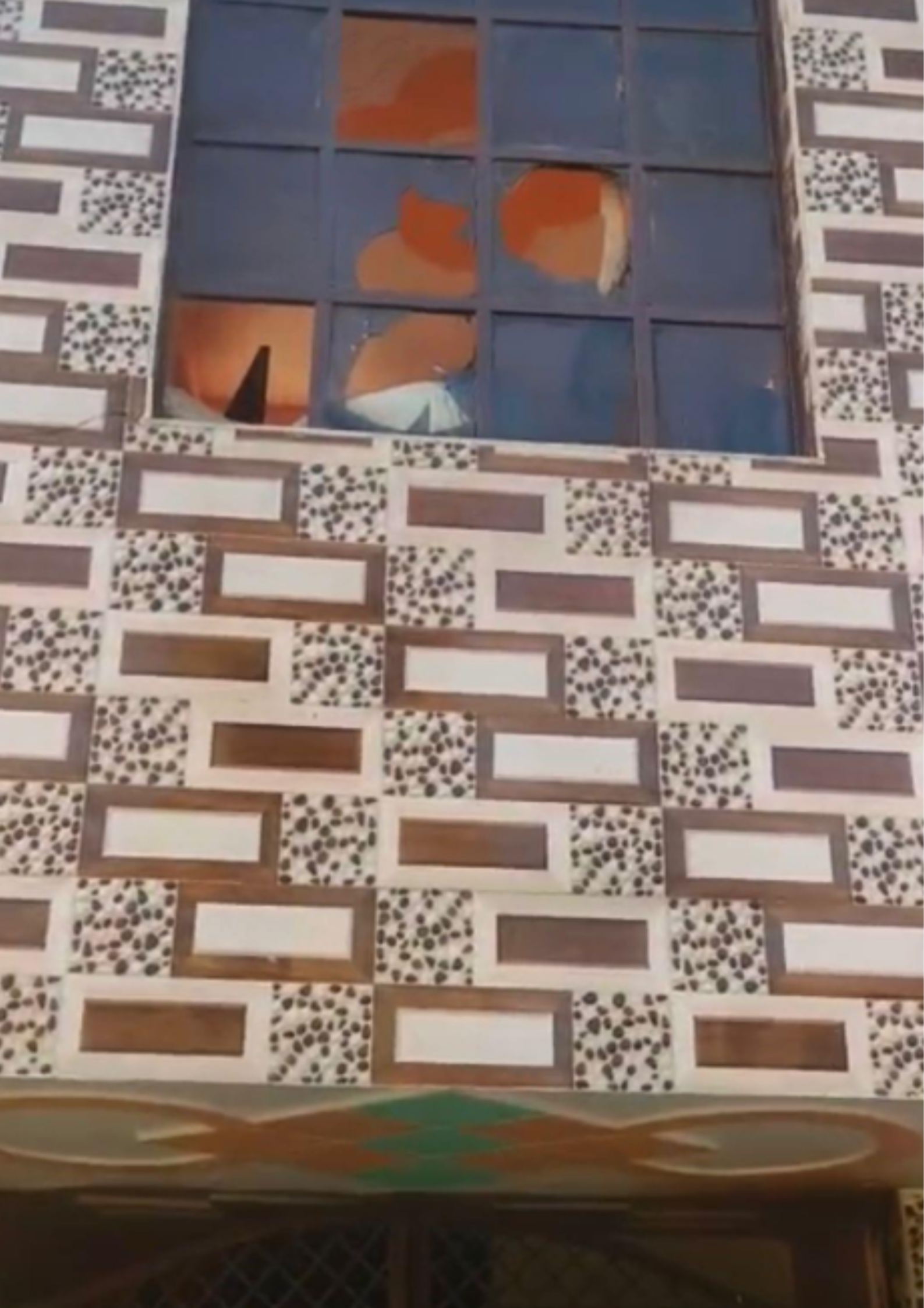 Stone pelting incident at house in Modinagar Manavatapuri colony