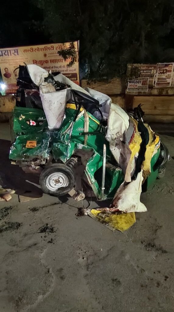 Scorpio hits auto Gwalior