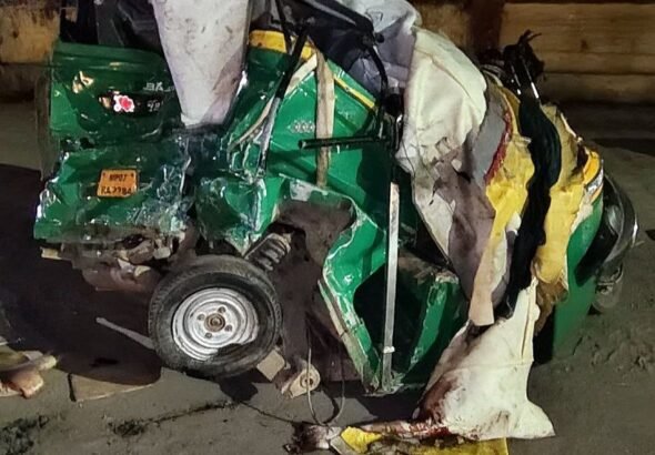 Scorpio hits auto Gwalior