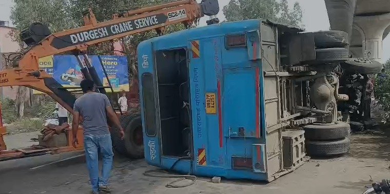 Roadways Bus Overturns